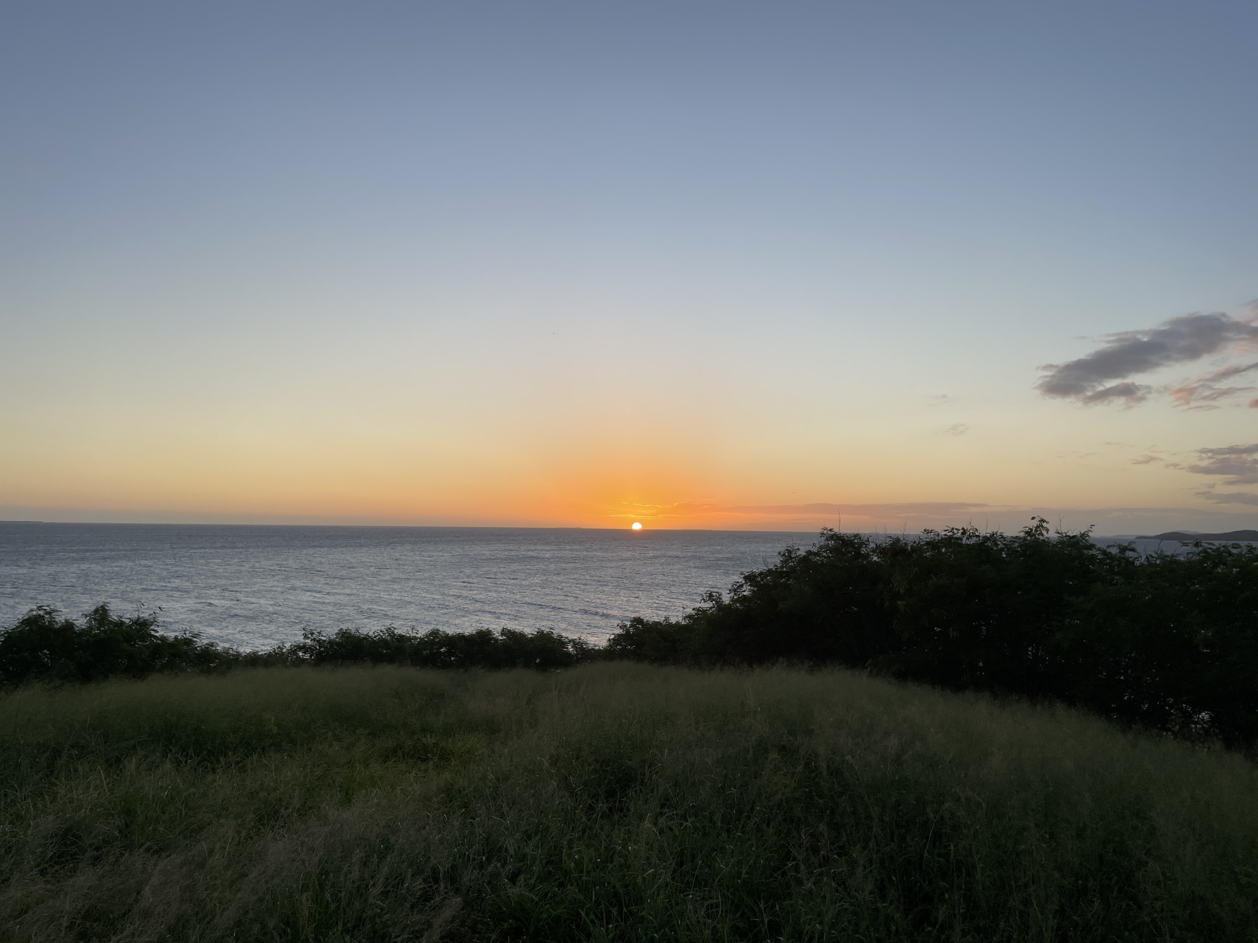Que faire à Nouméa : Voir le coucher de soleil à la plage de Kuendu