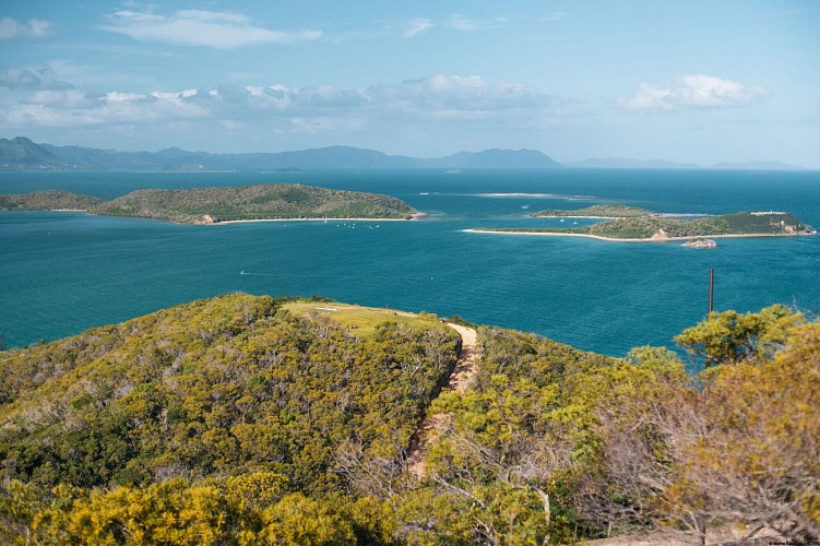 Que faire à Nouméa : Monter au Ouen Toro pour admirer la vue sur Nouméa