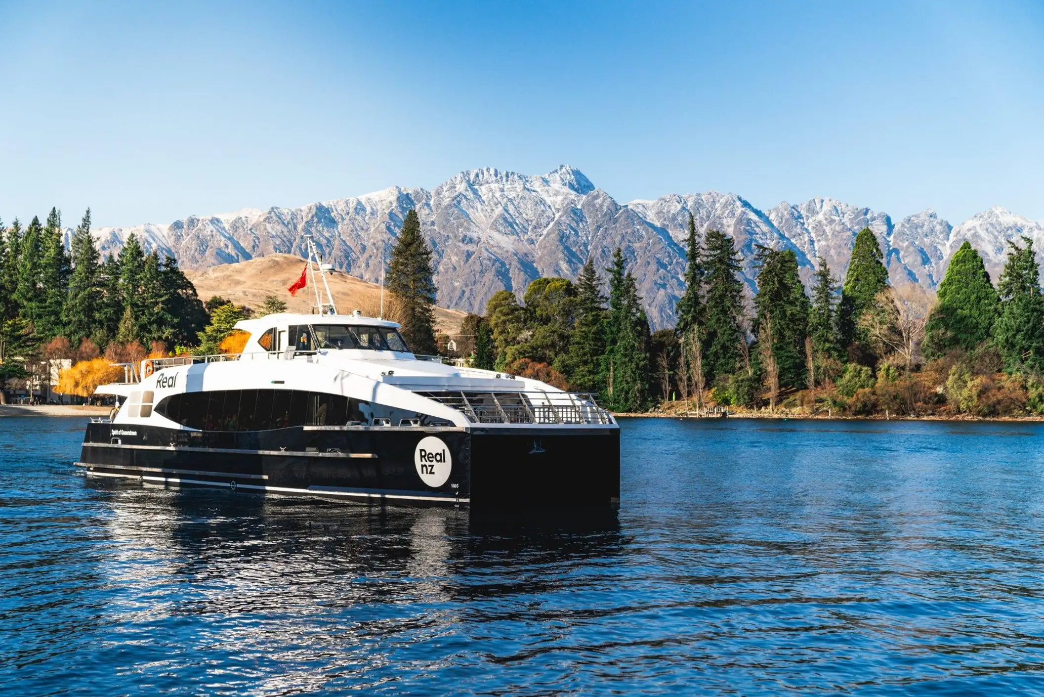 Que faire à Queenstown : réserver une croisière avec dîner BBQ sur le lac Whakatipu