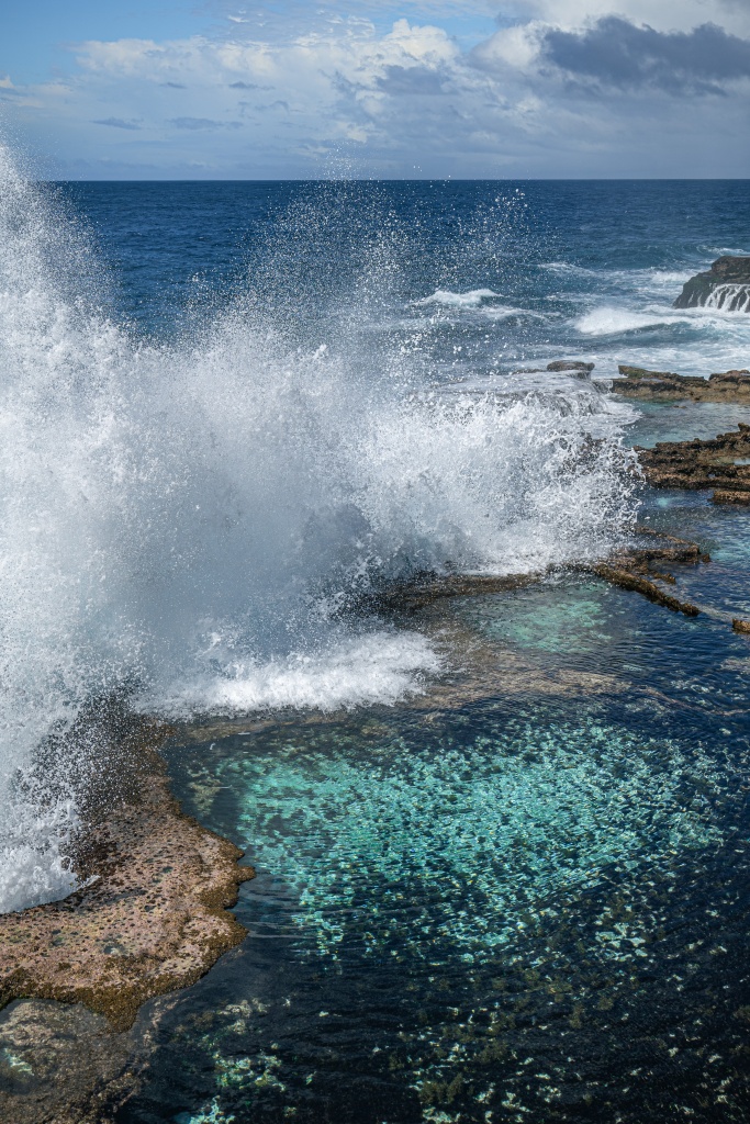 Voir les marmites naturelles du cap des Pins à Lifou